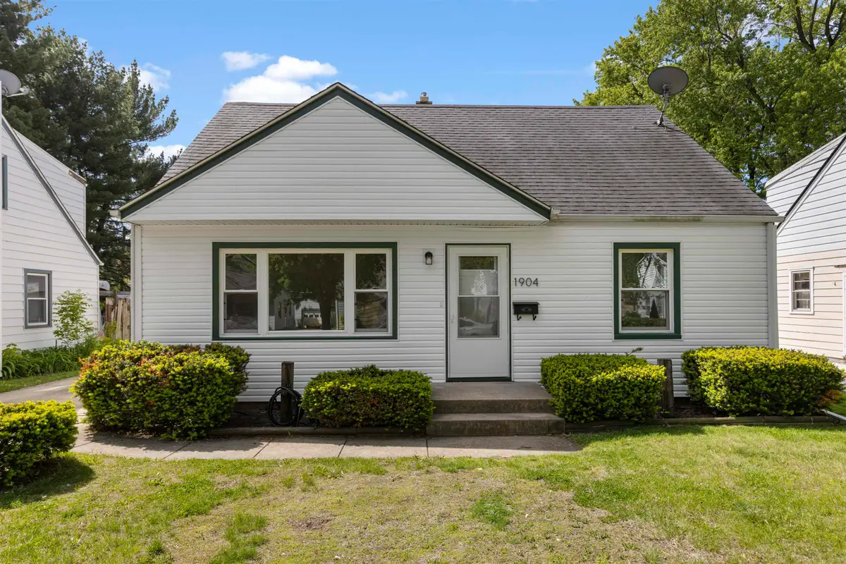 1904 W Pearl Avenue, Rockford, IL 61103 - #1