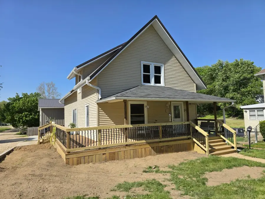 102 E State Road, Mount Carroll, IL 61053 - #2
