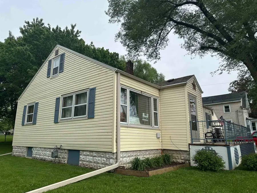 626 N 4TH Street, Savanna, IL 61074 - #2