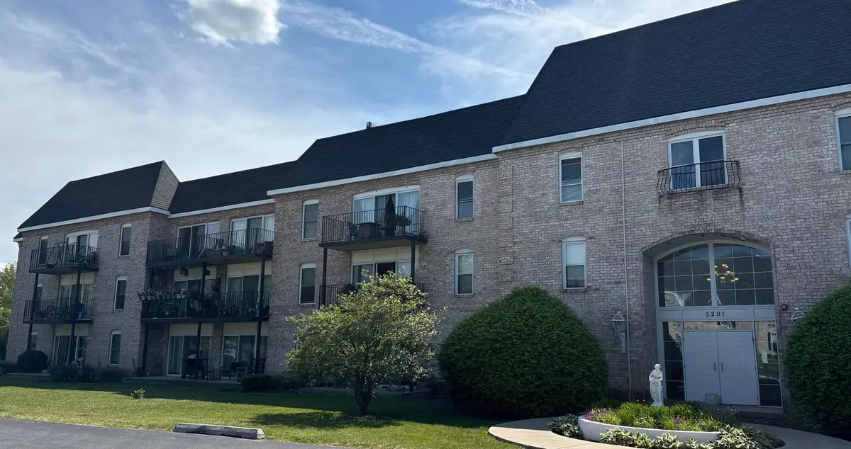 5201 Carriageway Drive, Rolling Meadows, IL 60008 - #1