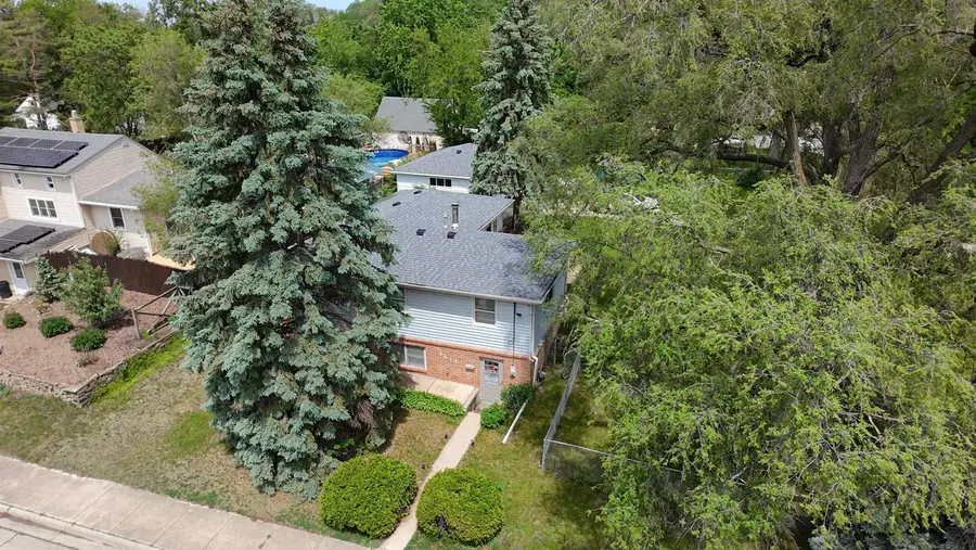 2618 Pleasant View Avenue, Rockford, IL 61108 - #2