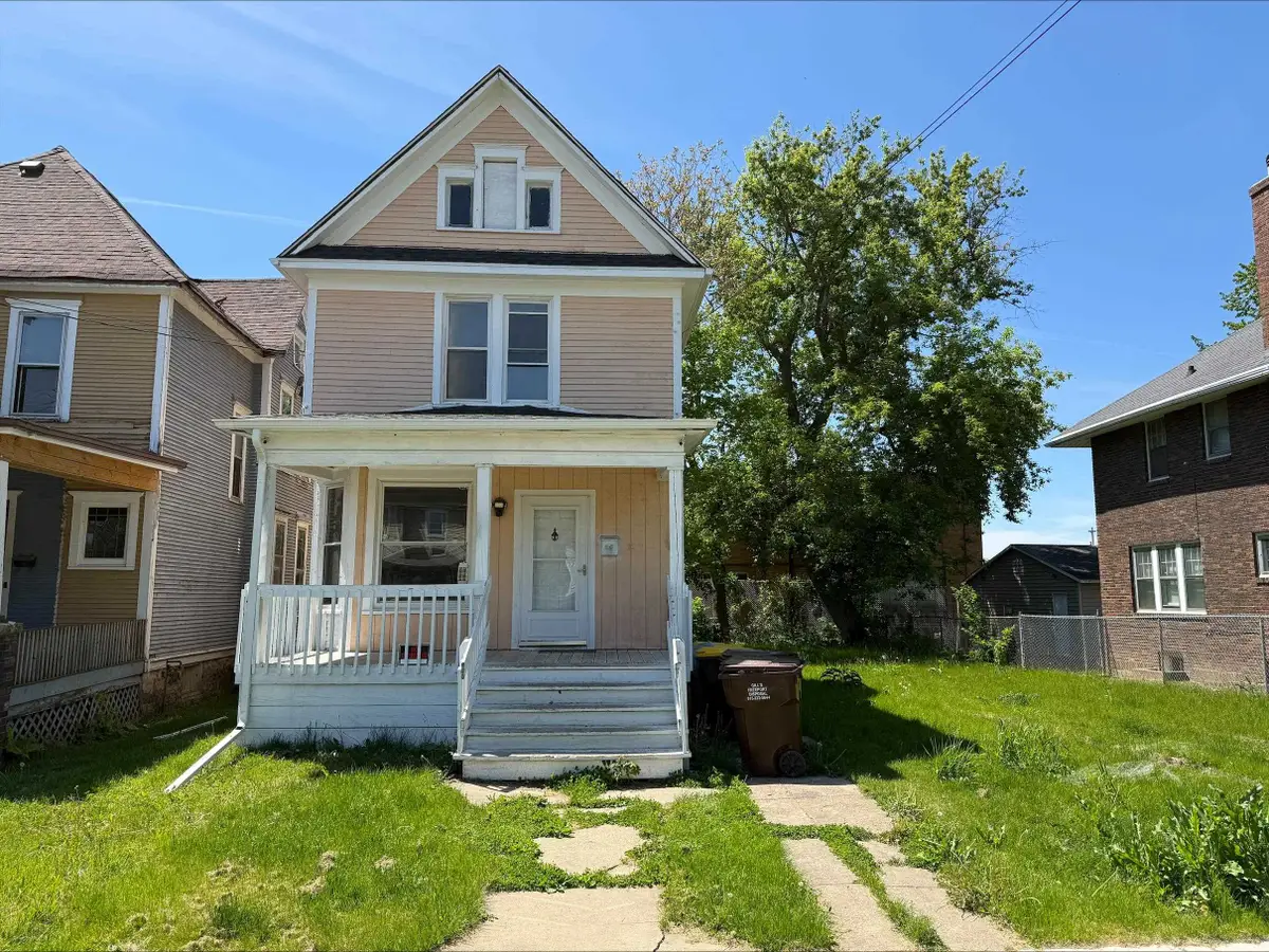 704 S Carroll Avenue, Freeport, IL 61032 - #1