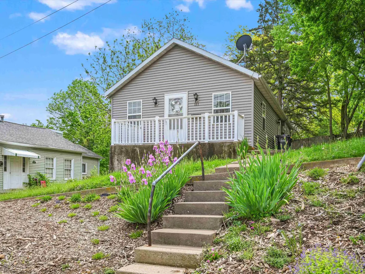 111 N Dodge Street, Galena, IL 61036 - #1