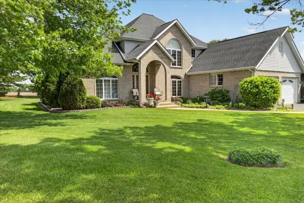 4802 Pipers Way Lane, ROSCOE, IL 61073