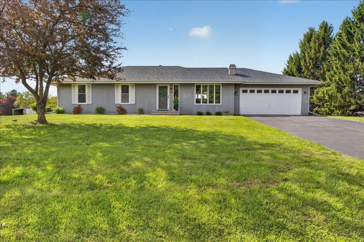 6137 Upper Ridge Way, Roscoe, IL 61073 - #1