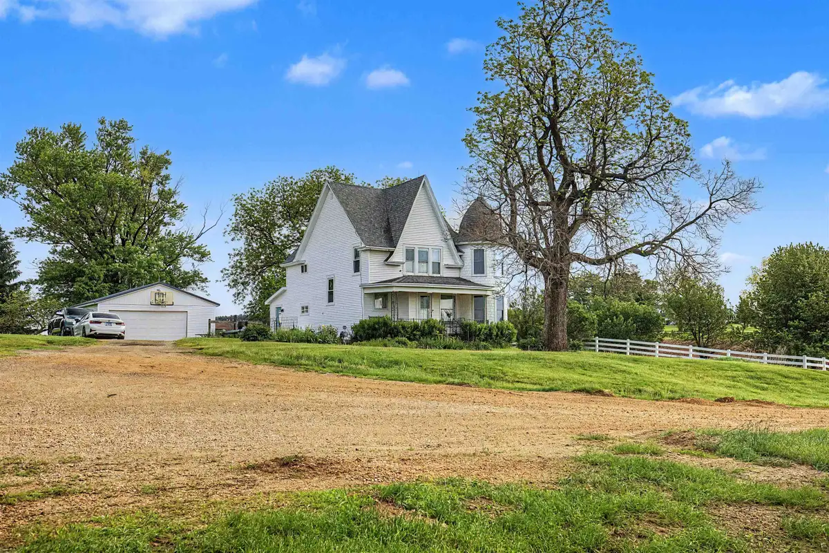 2928 E Stagecoach Trail, Apple River, IL 61001 - #1