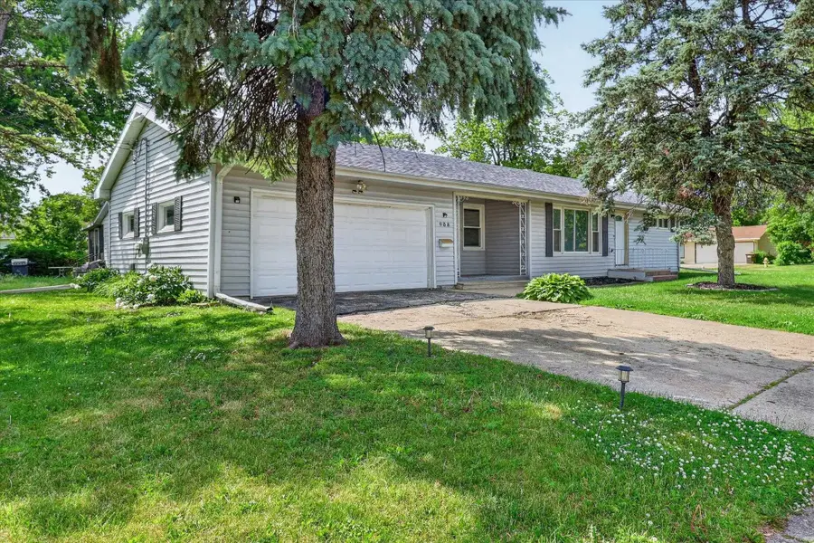 908 S Bauch Avenue, Freeport, IL 61032 - #2