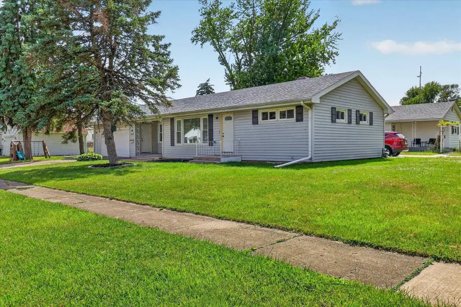 908 S Bauch Avenue, Freeport, IL 61032 - #3