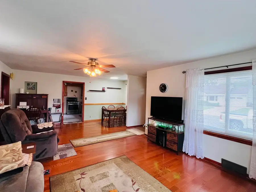 1655 S Chicago, Freeport, IL 61032 - #2