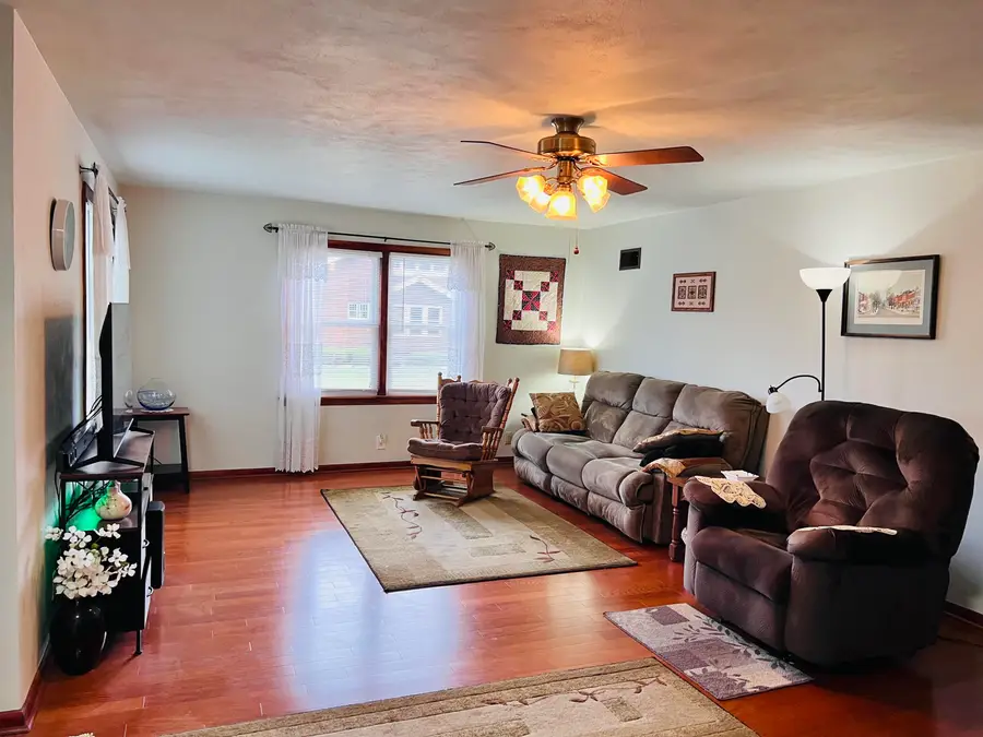 1655 S Chicago, Freeport, IL 61032 - #3
