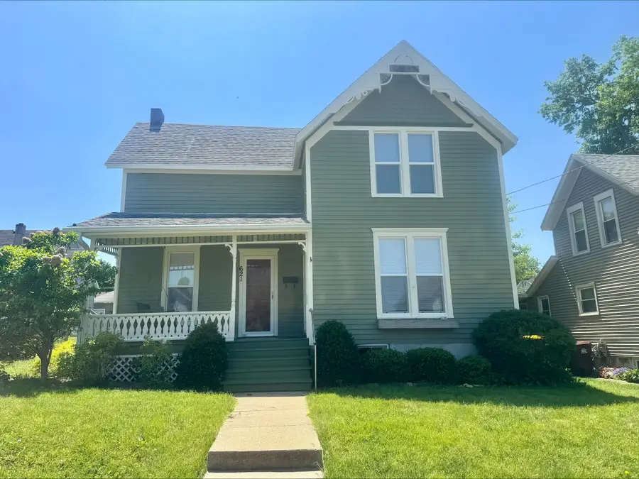 621 E Garden Street, Freeport, IL 61032 - #2