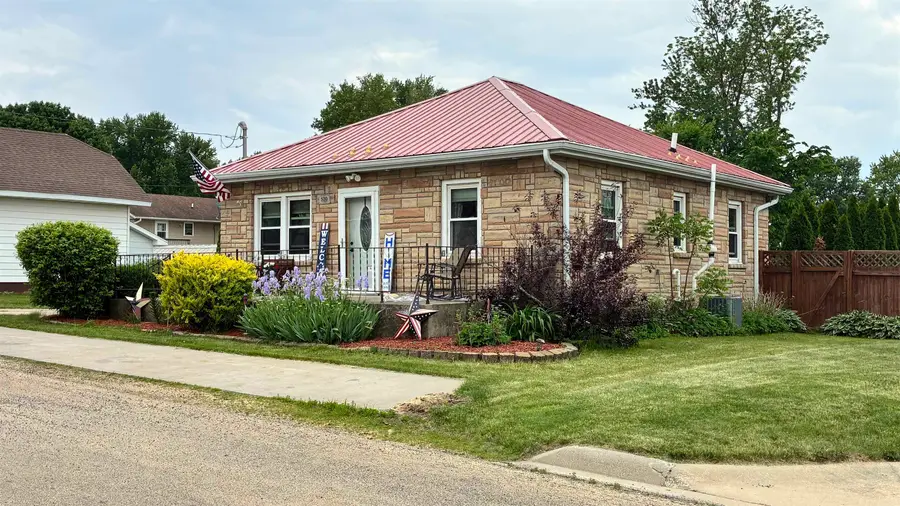 520 N Burns Street, Lanark, IL 61046 - #3