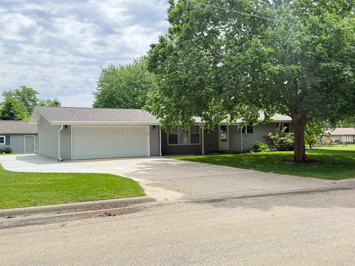 617 S Linn Street, Shannon, IL 61078 - #1