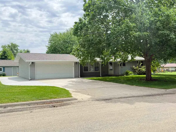 617 S Linn Street, SHANNON, IL 61078
