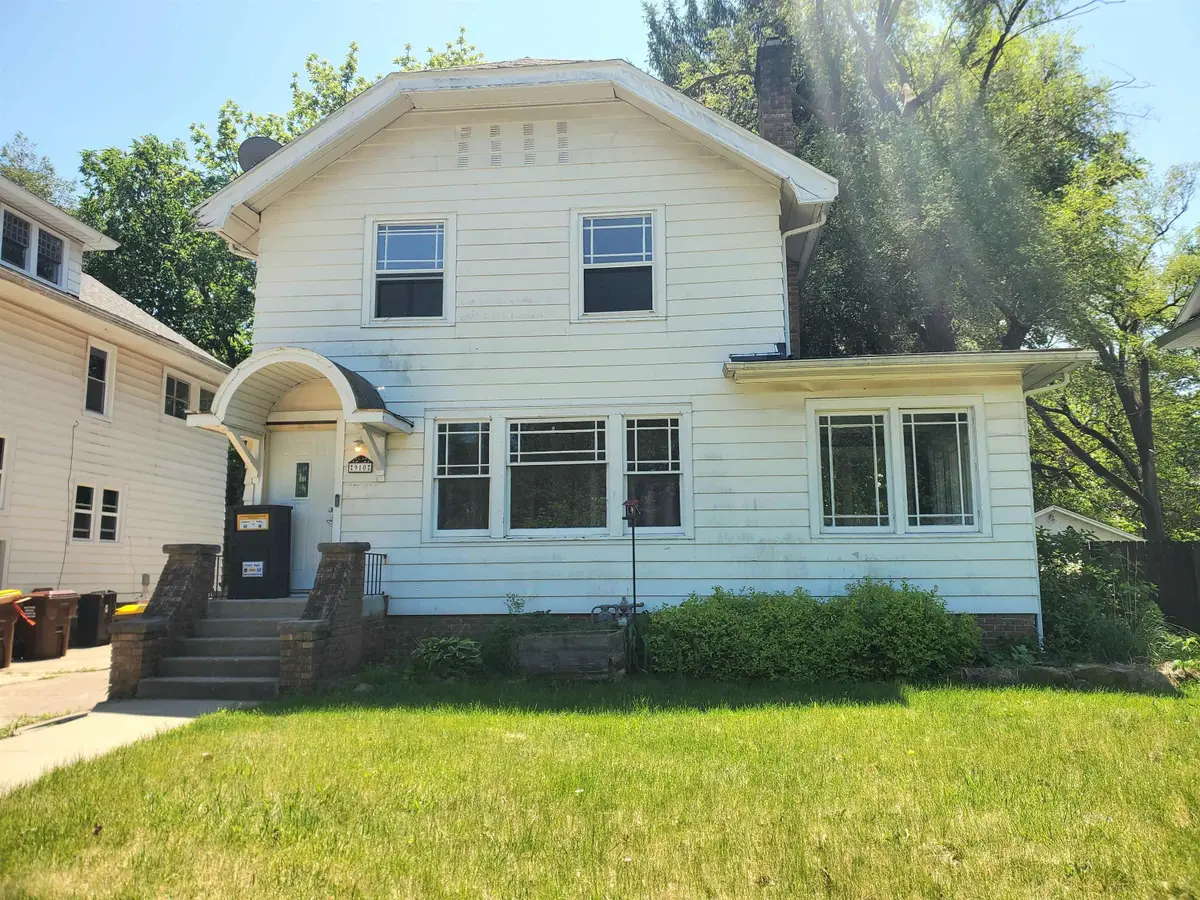 910 Garfield Avenue, Rockford, IL 61103 - #1