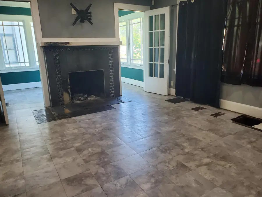 910 Garfield Avenue, Rockford, IL 61103 - #2