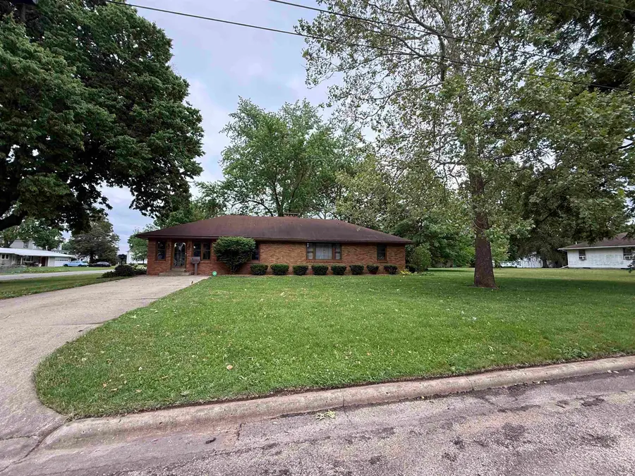 1048 Warren Street, Henry, IL 61537 - #2