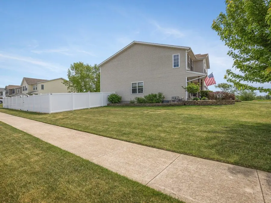 14019 Queenanns Way, Poplar Grove, IL 61065 - #2