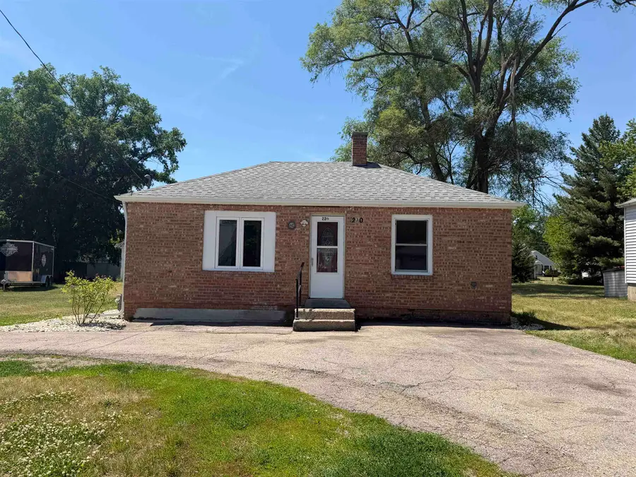 230 S Hackett Street, South Beloit, IL 61080 - #2