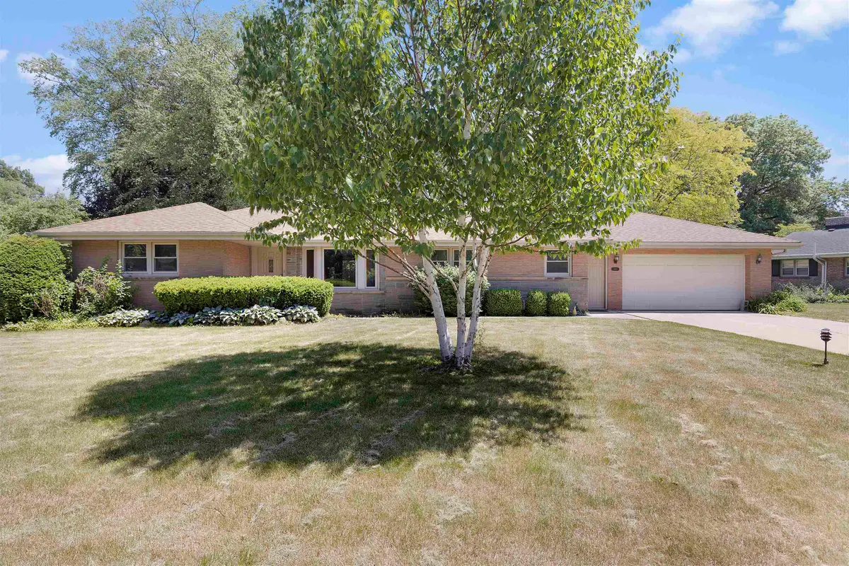 1915 GREENFIELD Lane, Rockford, IL 61107 - #1