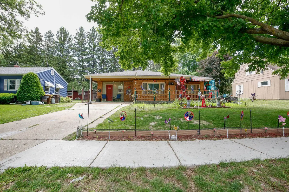 411 E Lincoln Street, Mount Morris, IL 61054 - #1