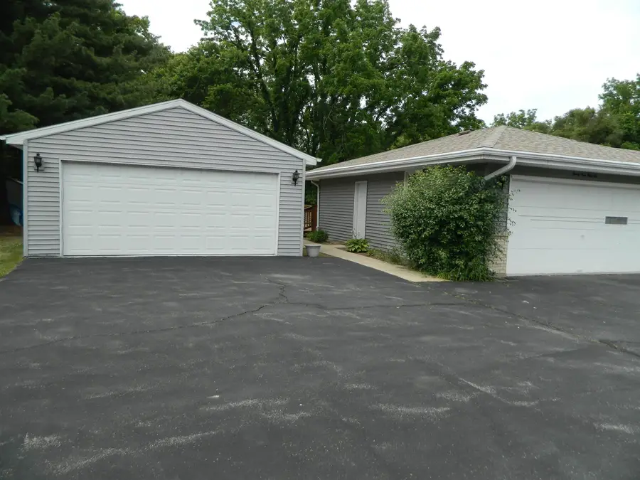 9956 DEBBIE Lane, Machesney Park, IL 61115 - #3