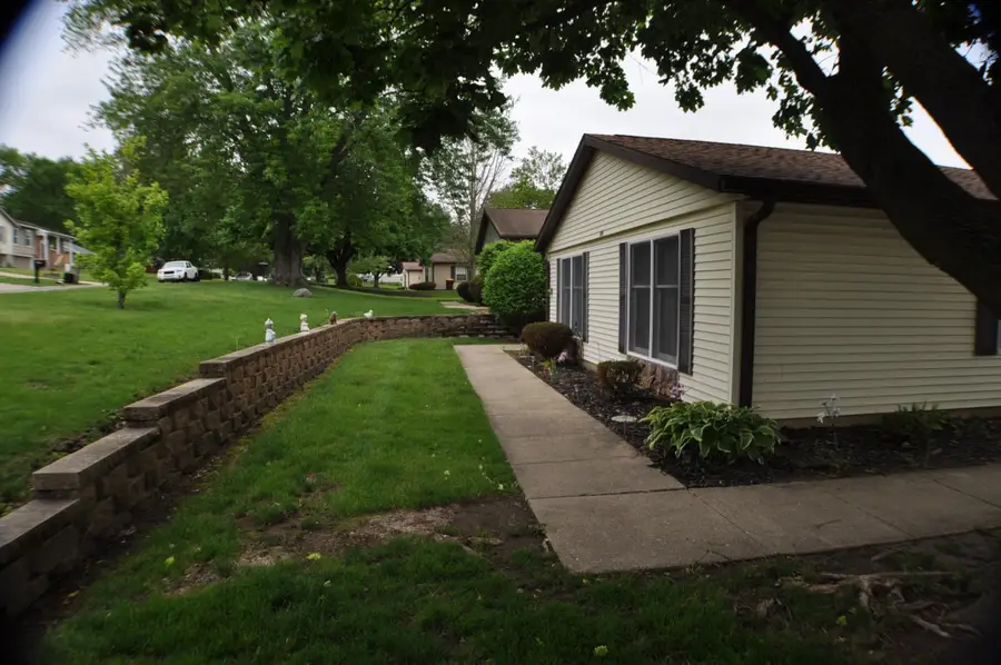 3214 W Carthage #2 Drive, Freeport, IL 61032 - #3