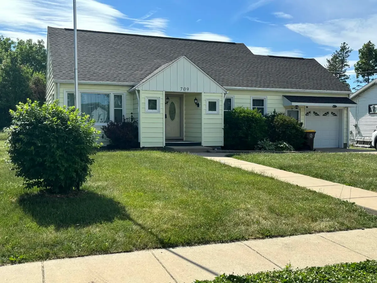709 Logan Street, Lena, IL 61048 - #1