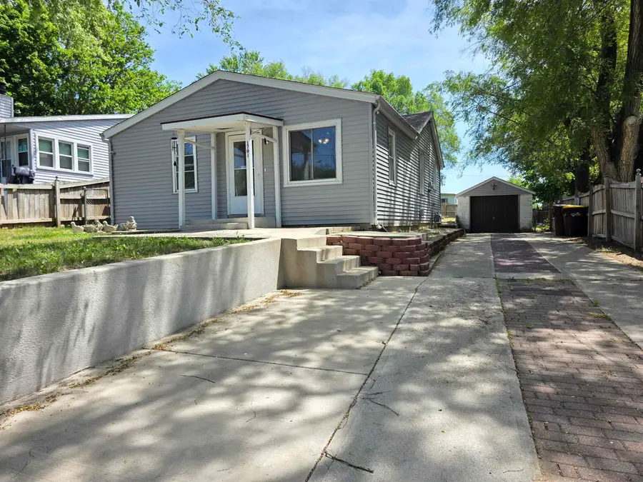 1701 Lyran Ave, Rockford, IL 61109 - #2
