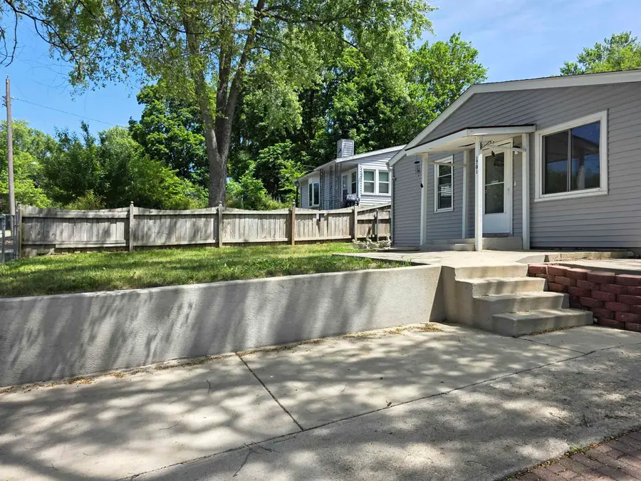 1701 Lyran Ave, Rockford, IL 61109 - #3