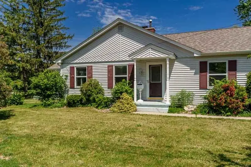 215 Shore Lane, Rockton, IL 61072 - #2