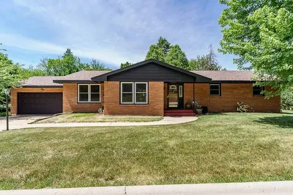 2734 Edgewood Drive, ROCKFORD, IL 61114