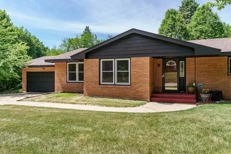 2734 Edgewood Drive, Rockford, IL 61114 - #3