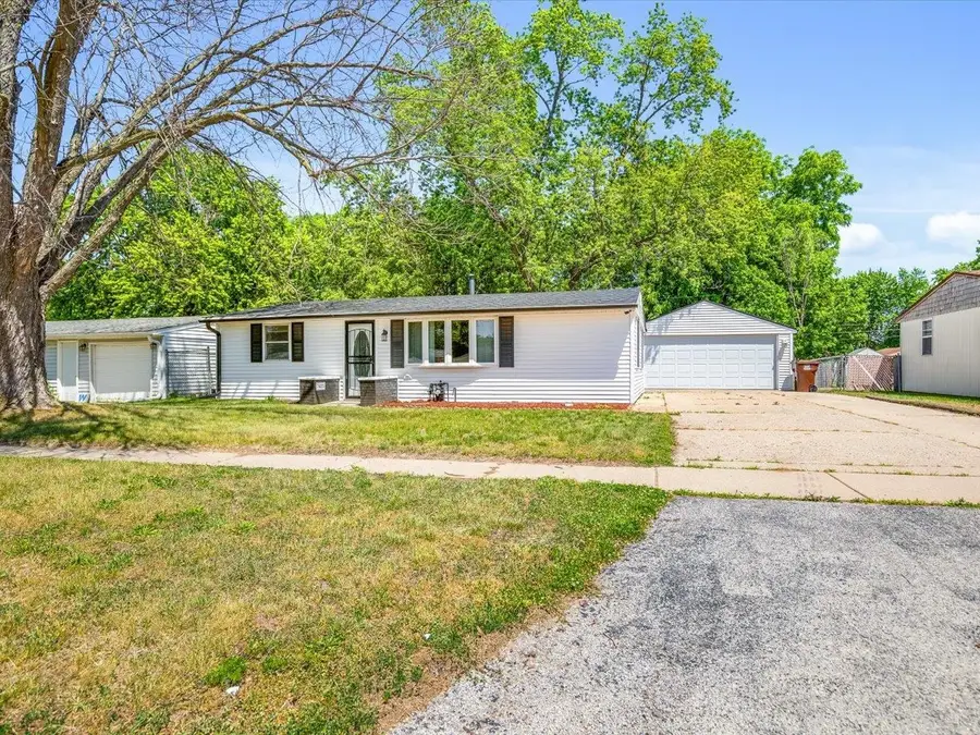 7423 Cadet Road, Machesney Park, IL 61115 - #3