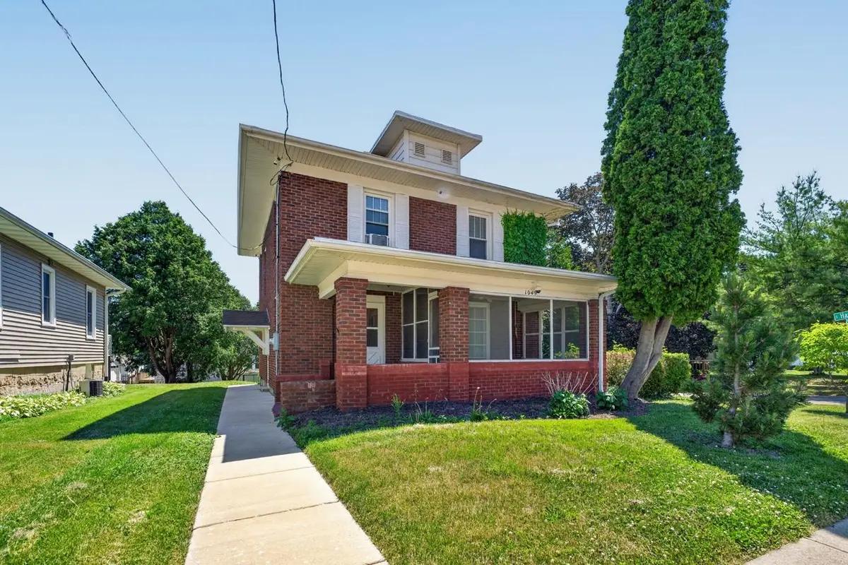 1049 W Lincoln, Freeport, IL 61032 - #1
