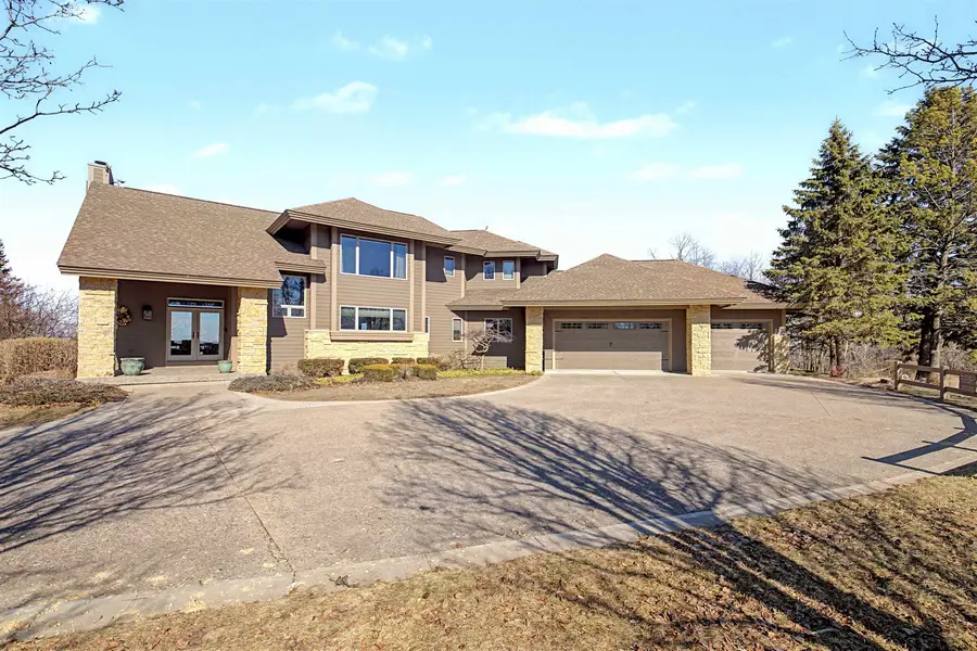 1 E Hoffman Road, Elizabeth, IL 61028 - #2