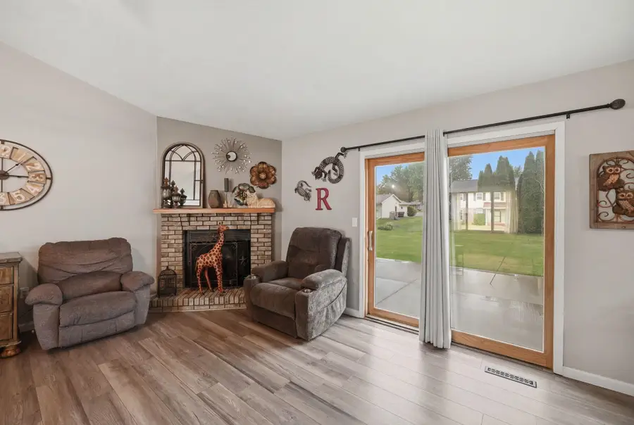 2217 Farmdale Lane, Freeport, IL 61032 - #3