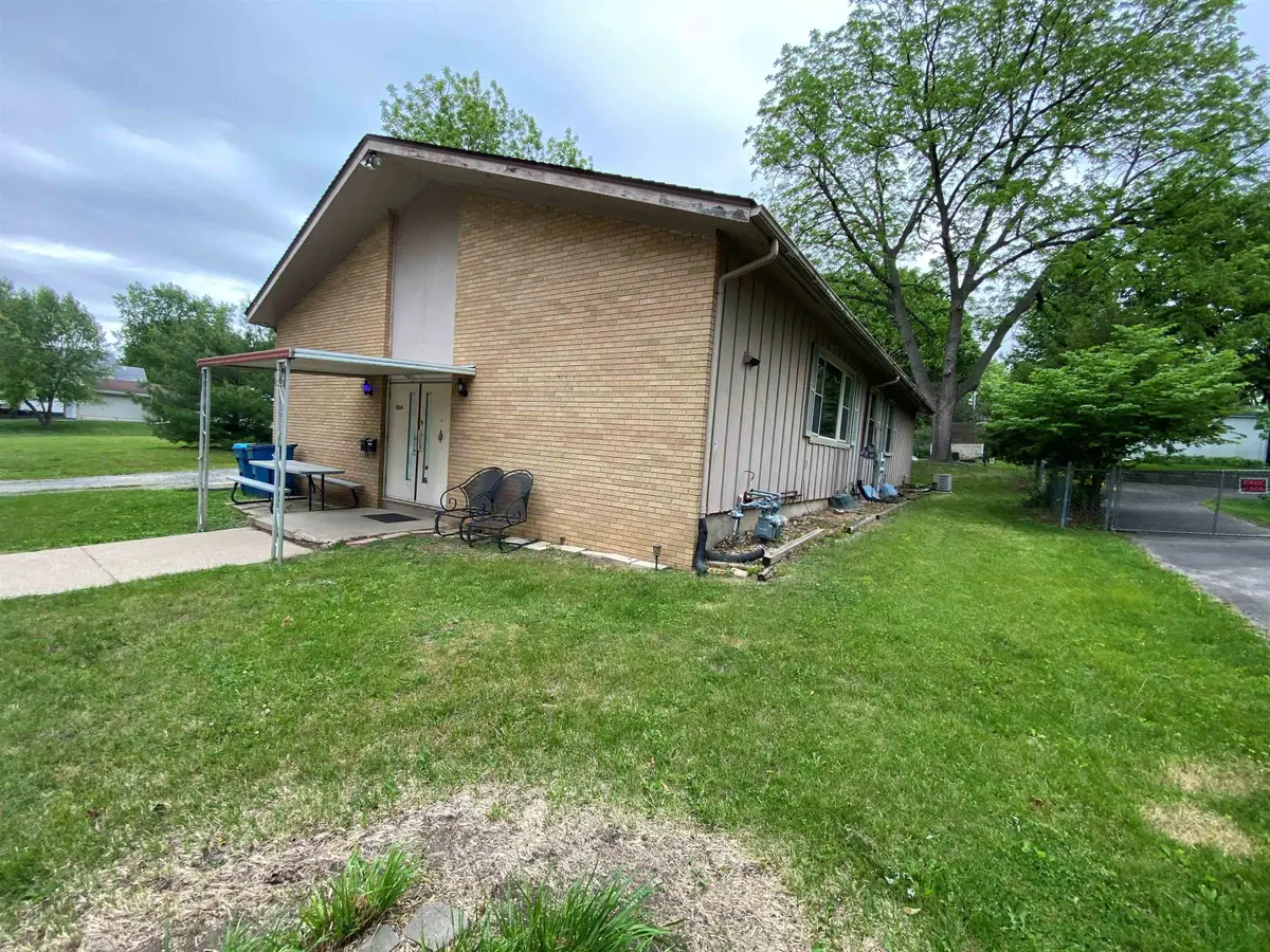 1004 Hemlock Avenue, Dixon, IL 61021 - #1