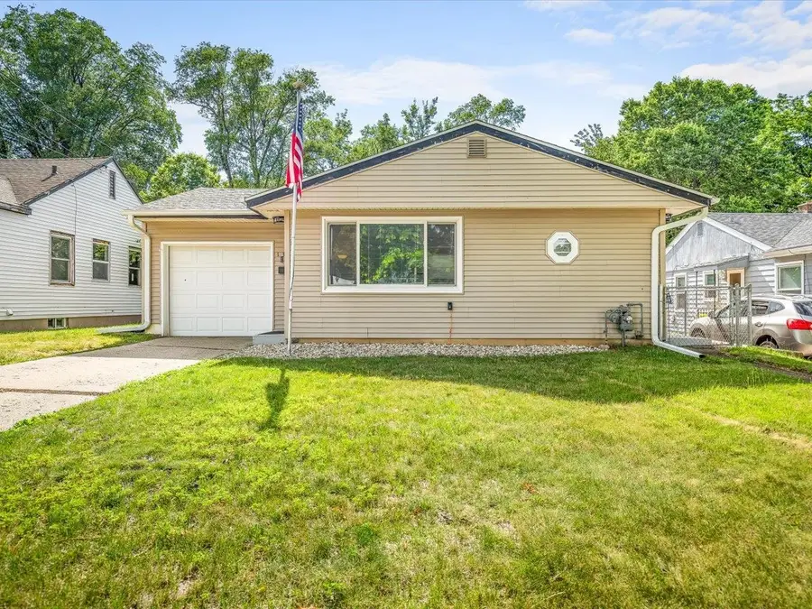 1327 26th Street, Rockford, IL 61108 - #2