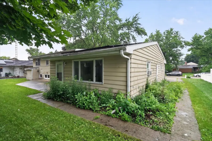 628 High Terrace, Dekalb, IL 60115 - #3