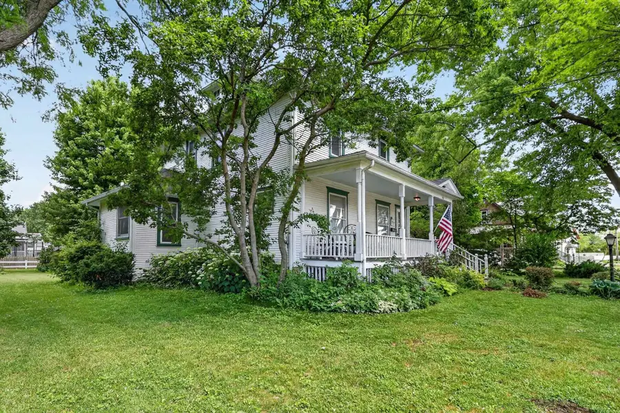 215 W Harrison Street, Belvidere, IL 61008 - #2