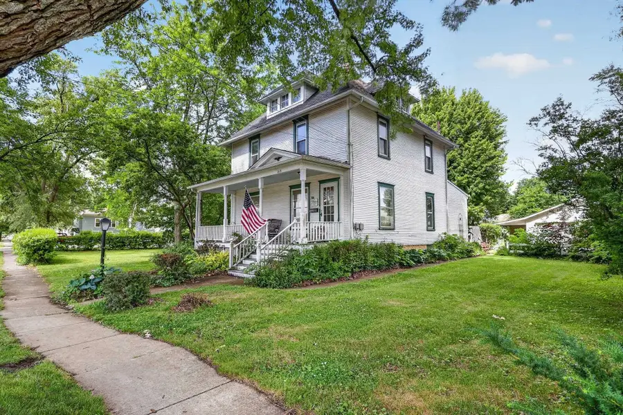 215 W Harrison Street, Belvidere, IL 61008 - #3