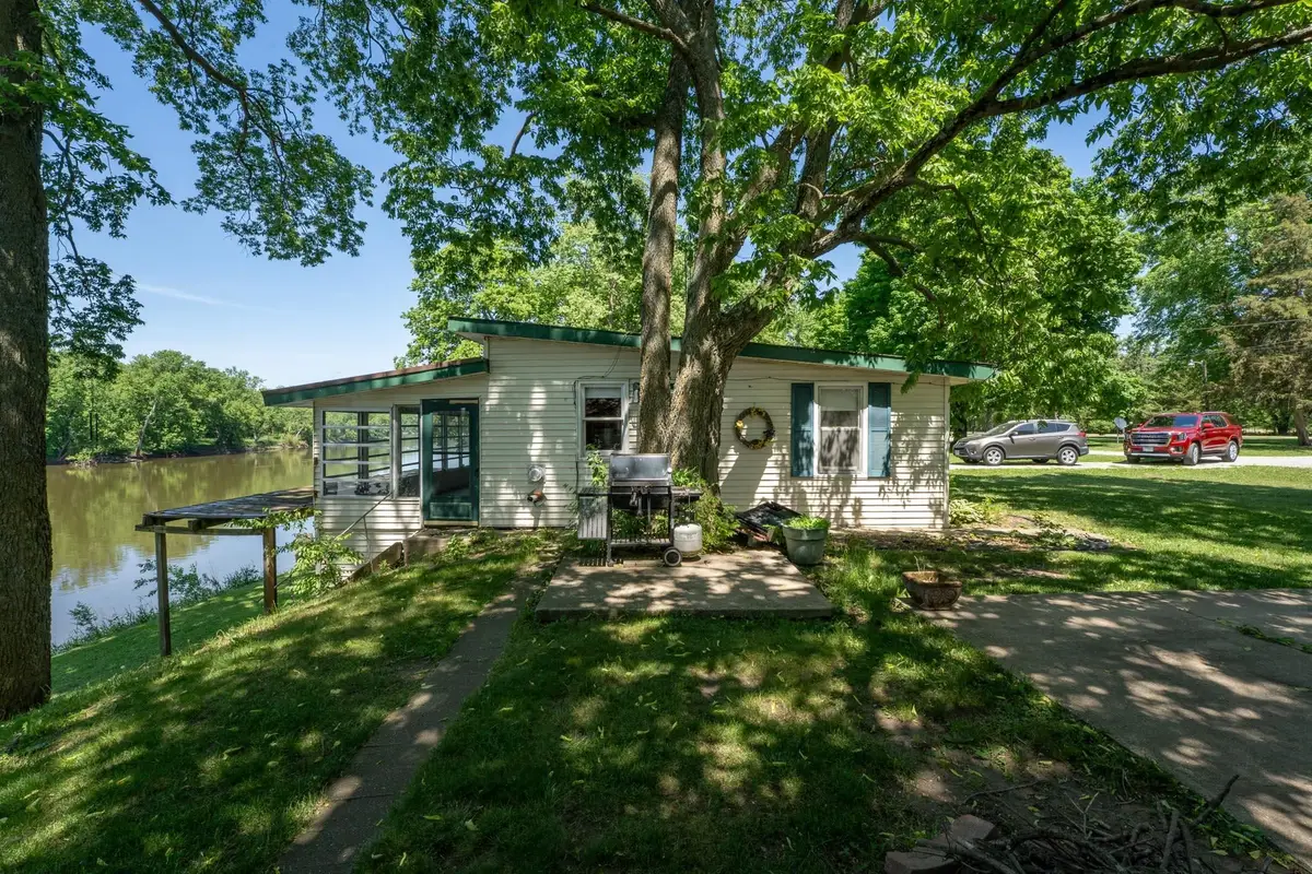 7198 S Rock Nation Road, Dixon, IL 61021 - #1