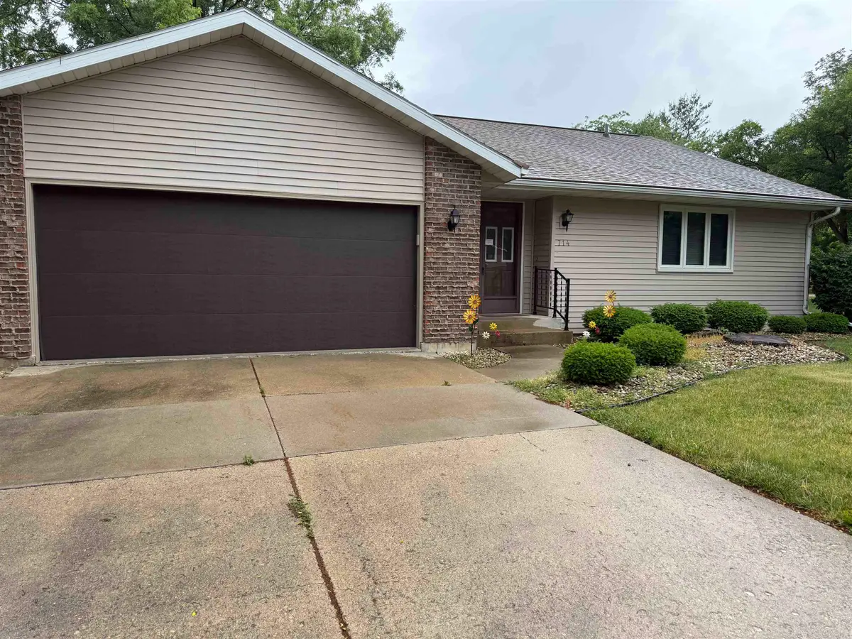 714 Quail Ridge Drive, Freeport, IL 61032 - #1