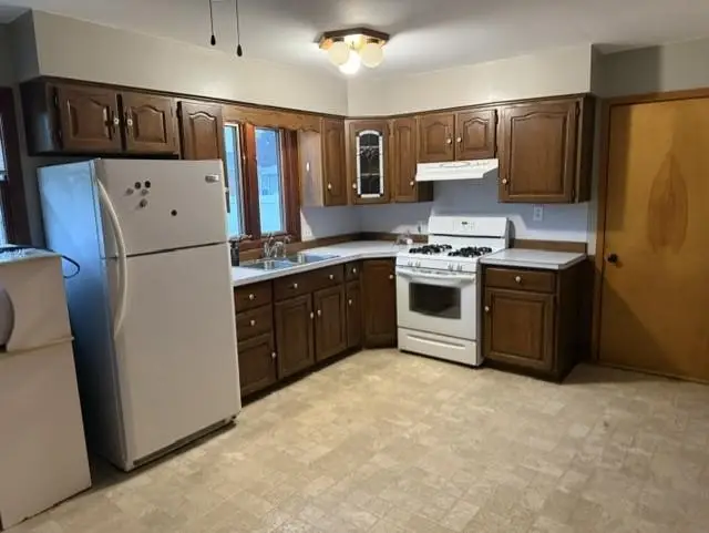 1421 25th Street, Peru, IL 61354 - #2