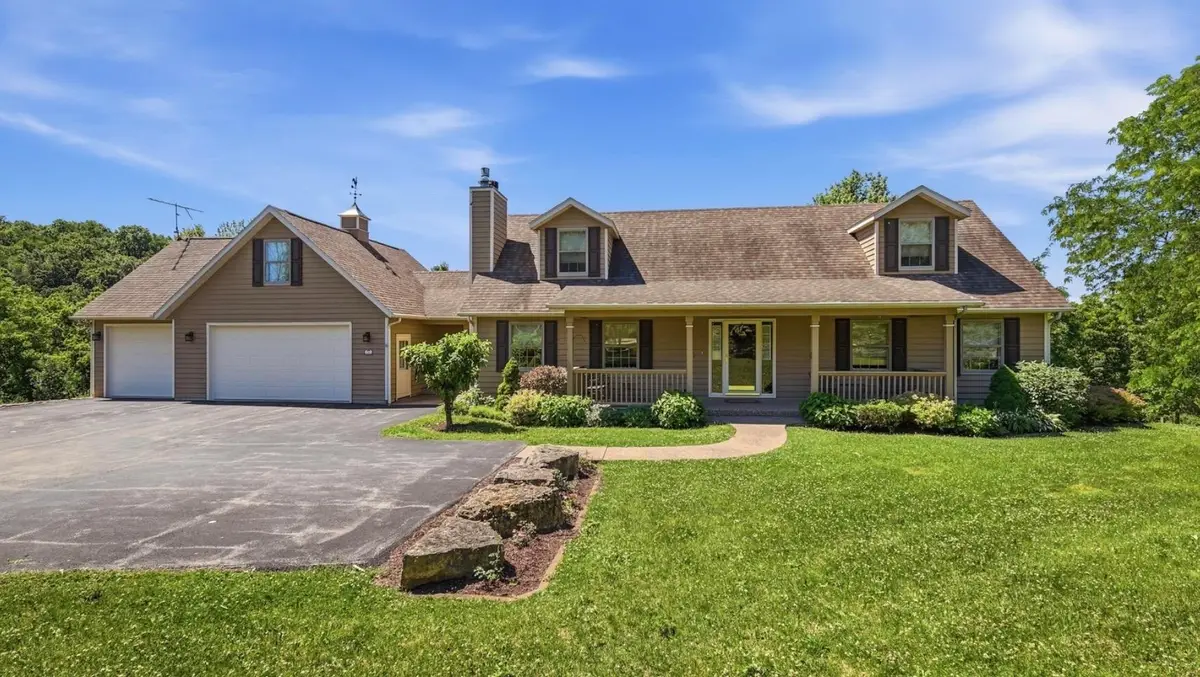 51 Shenandoah Dr, Galena, IL 61036 - #1