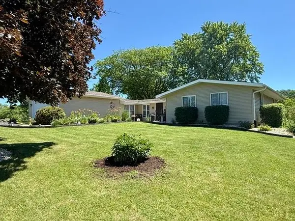 10721 GROVER OAKS, ROSCOE, IL 61073