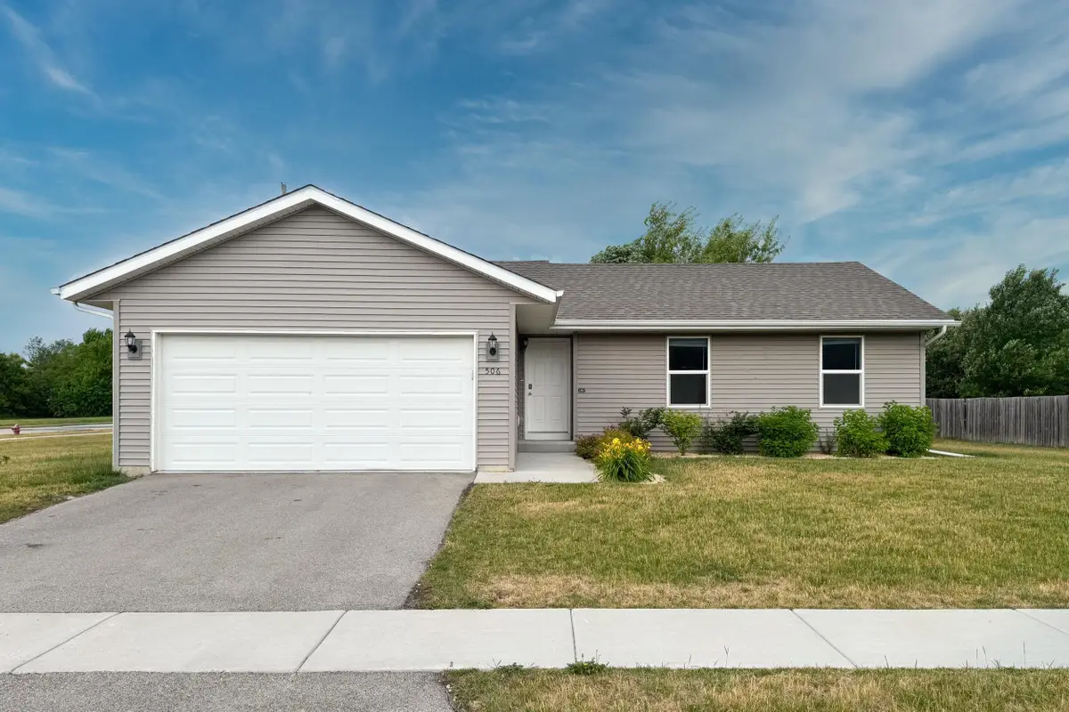 506 Scott's Army Trail, Belvidere, IL 61008 - #1