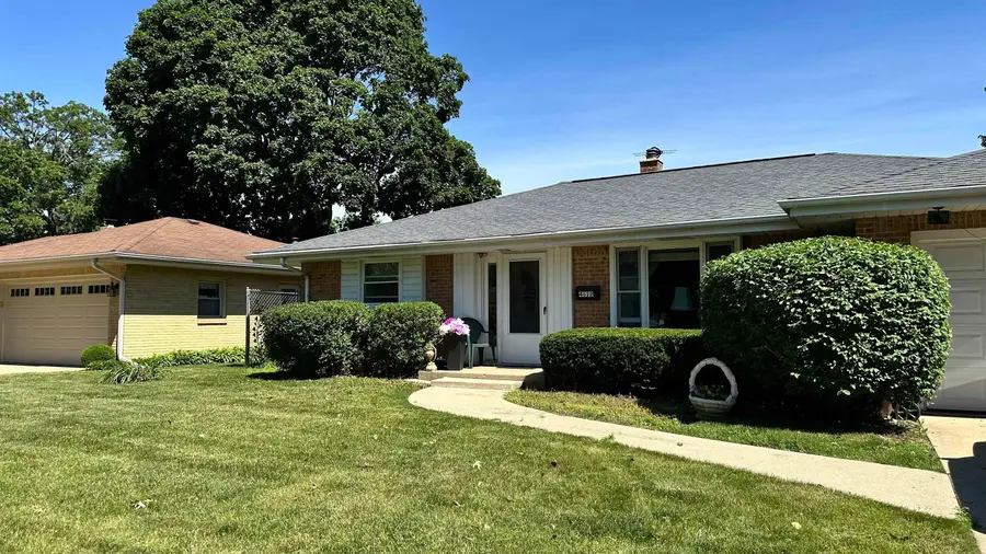 4612 Newcastle Roads, Rockford, IL 61108 - #3