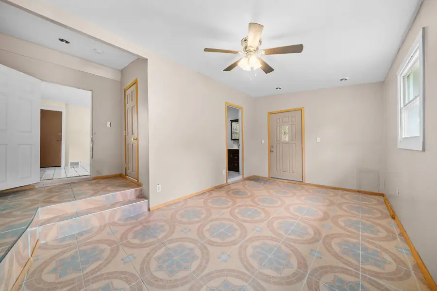 336 W Menomonie Street, Belvidere, IL 61008 - #3